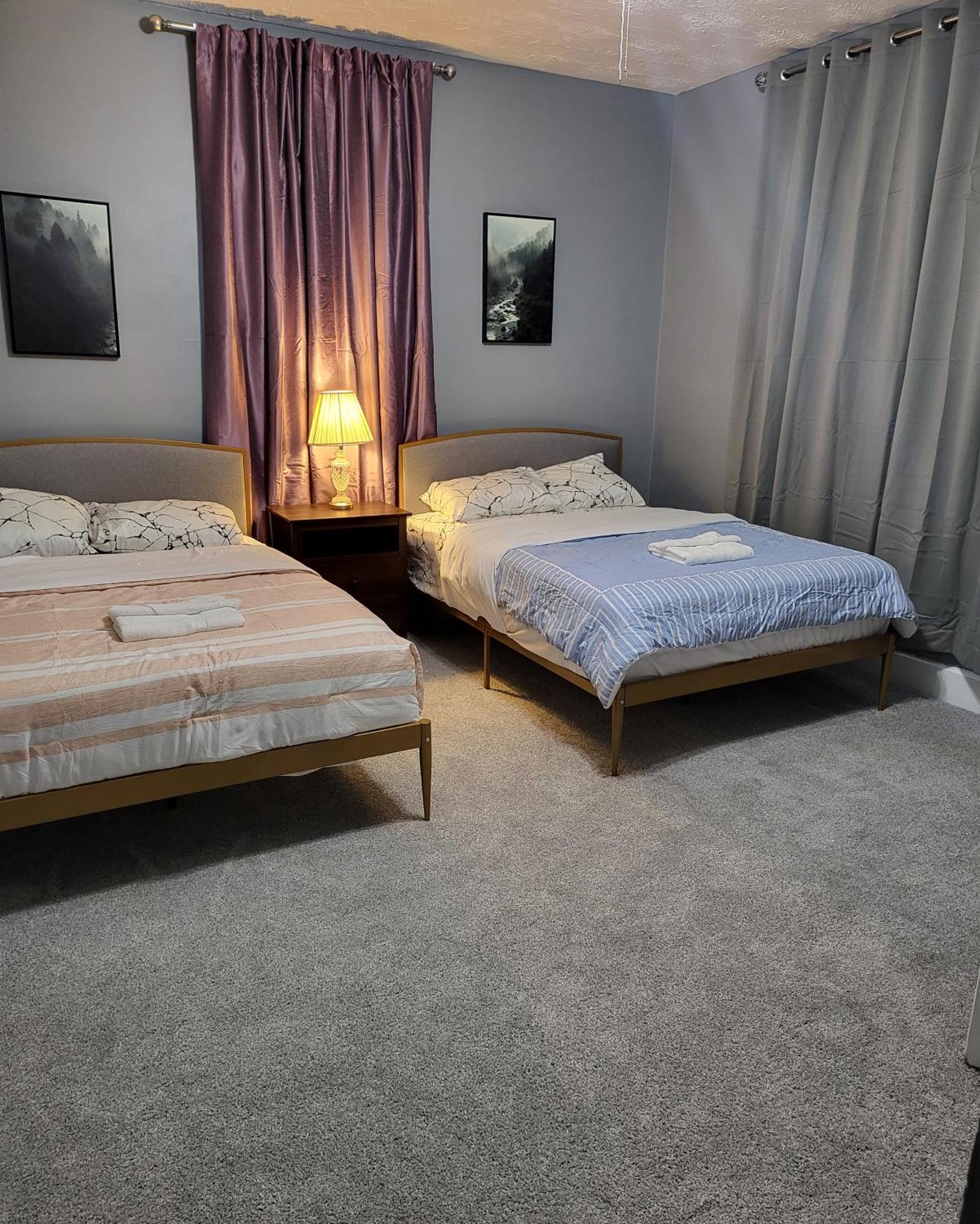 Guest Room With Two Double Beds In Columbus Oh, Airport Location Ngoại thất bức ảnh
