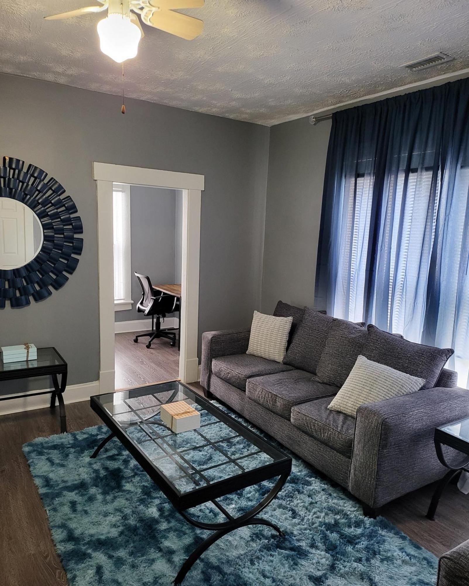 Guest Room With Two Double Beds In Columbus Oh, Airport Location Ngoại thất bức ảnh