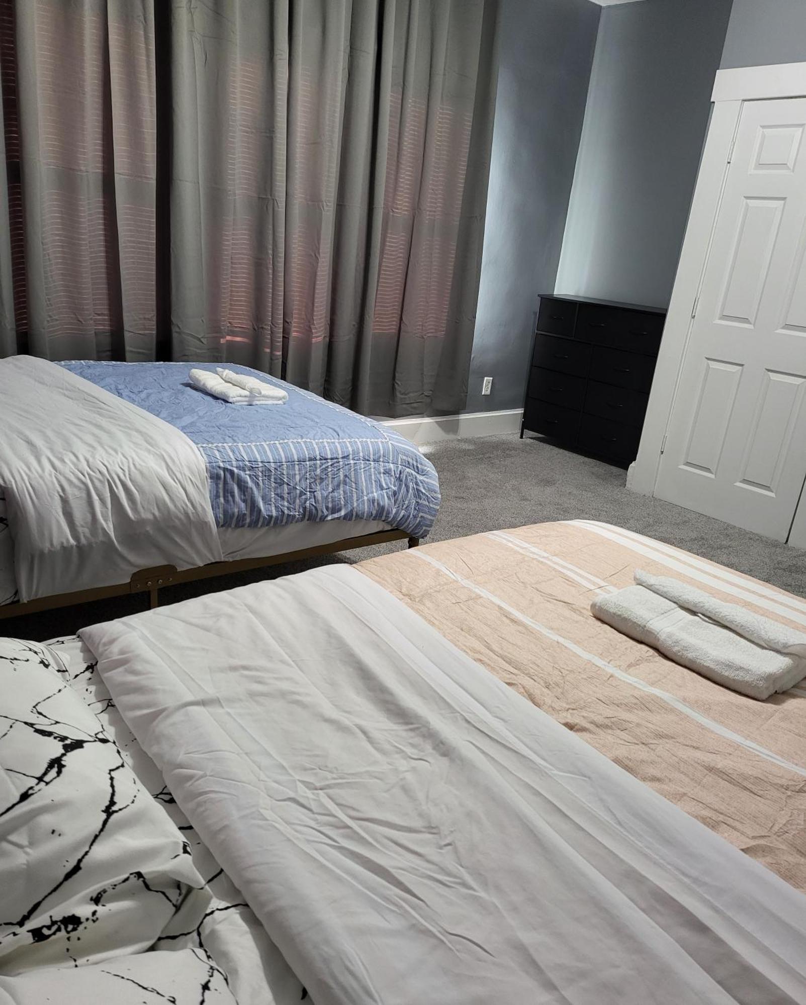 Guest Room With Two Double Beds In Columbus Oh, Airport Location Ngoại thất bức ảnh