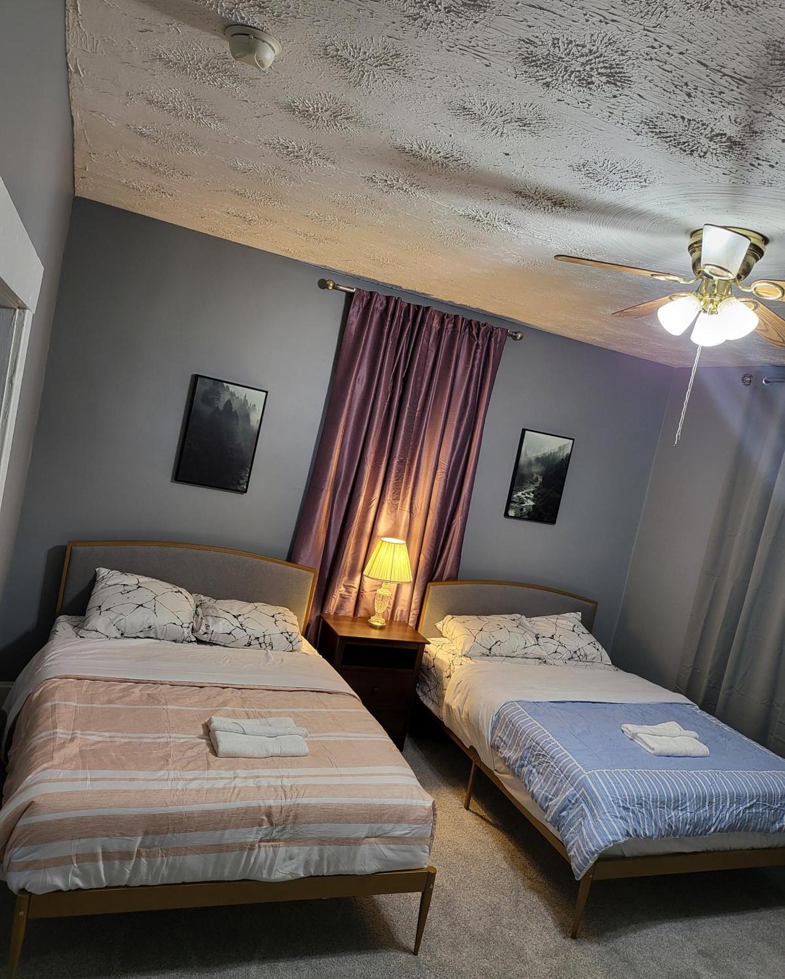 Guest Room With Two Double Beds In Columbus Oh, Airport Location Ngoại thất bức ảnh